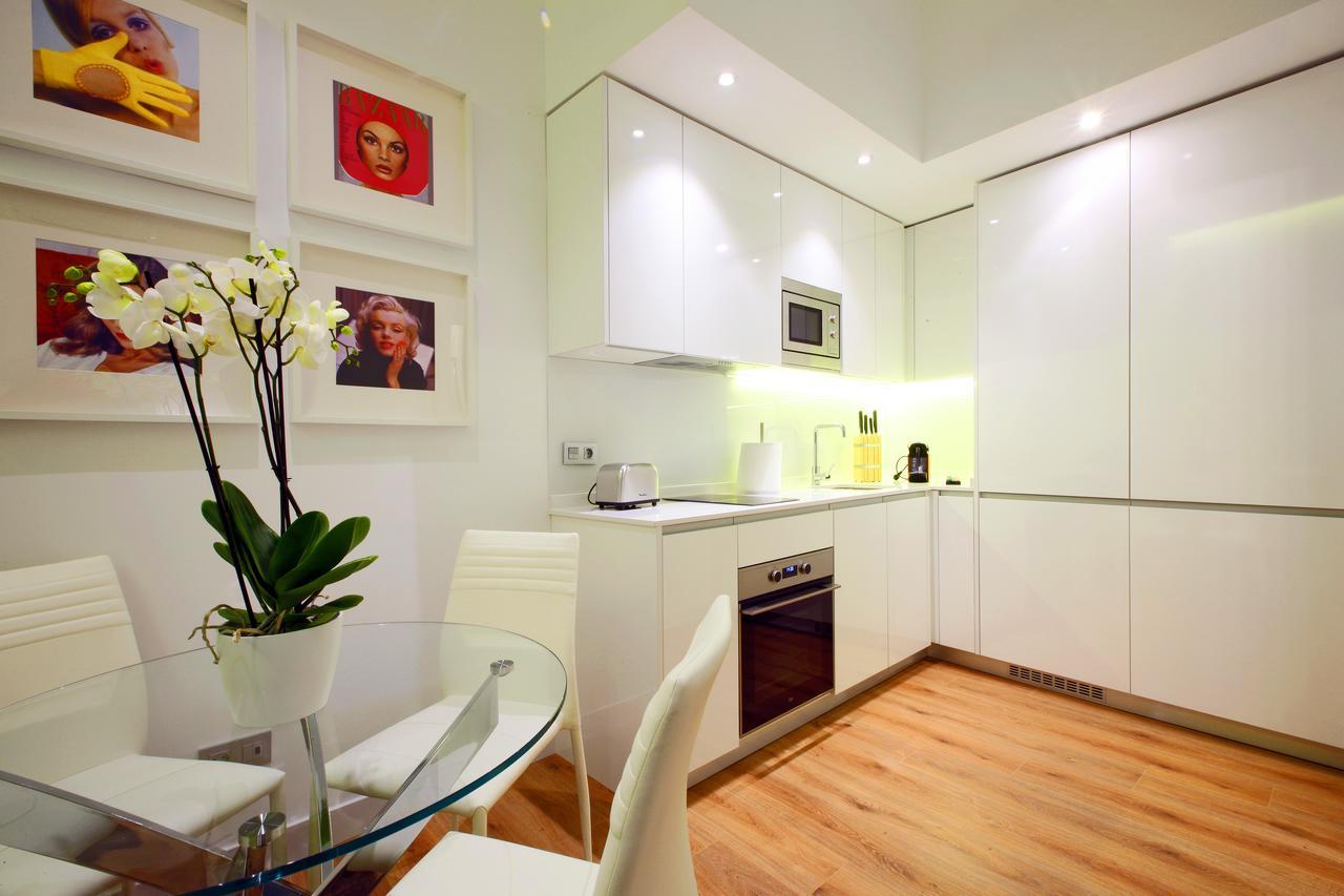 Prado Suite Madrid Exterior foto